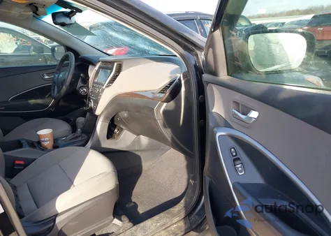 2017 Hyundai Santa Fe Sport 2.4L z USA, uszkodzony, nr VIN 5XYZUDLB8HG390934